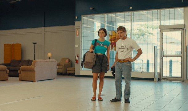 Lukita Maxwell und Finn Bennett in „Backrooms“ (© Constantin Film)