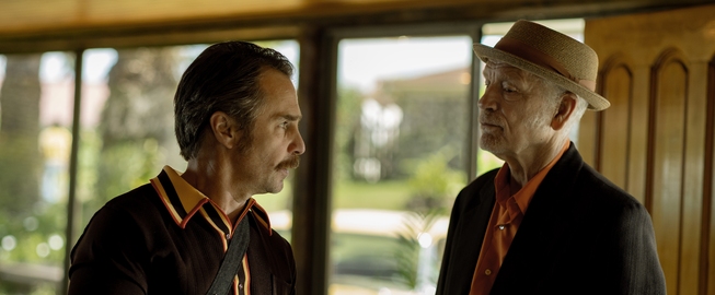 John Malkovich gewinnt in Venedig den Volpi-Pokal für „Wild Horse Nine“ – im November kommt die CIA-Satire ins Kino