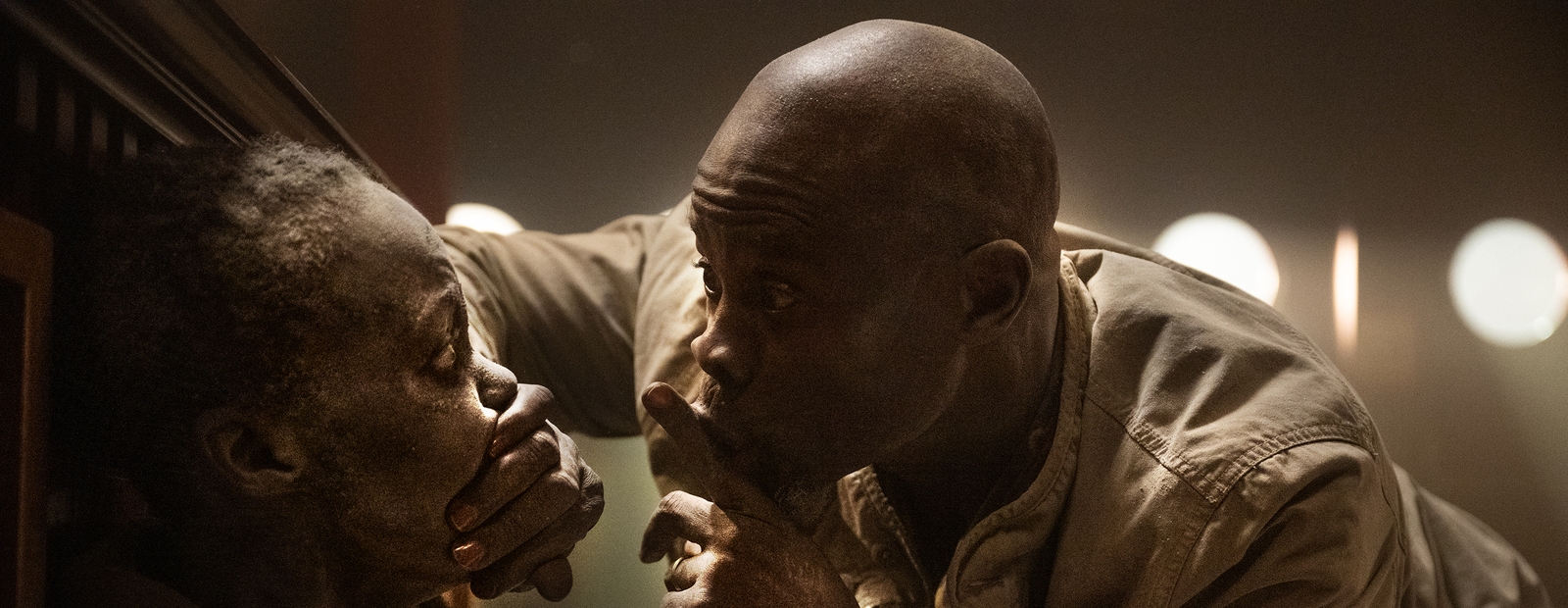 Lupita Nyong'o und Djimon Hounsou in „A Quiet Place: Tag eins“ (© Paramount Pictures)