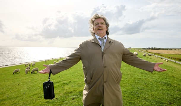 Hape Kerkeling in „Horst Schlämmer sucht das Glück“ (© Leonine Studios)