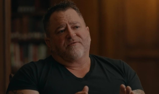 Luis Elizondo in „Das Zeitalter der Enthüllungen“ (© Farah Films)