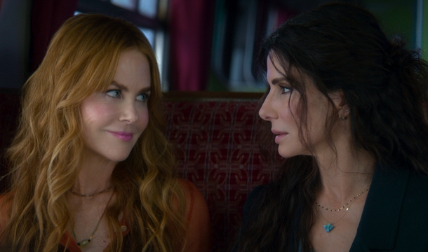 Nicole Kidman und Sandra Bullock in „Practical Magic 2 – Zauberhafte Schwestern“ (© Warner Bros.)