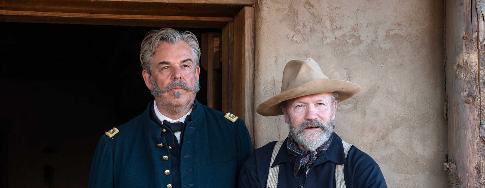 Danny Huston und Michael Rooker in „Horizon“ (© Tobis)