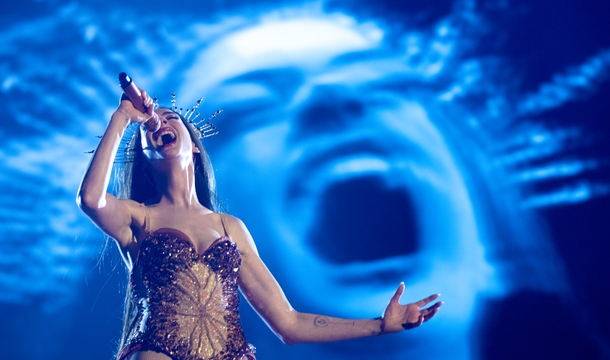 Anne Hathaway in „Mother Mary“ (© Leonine Studios)