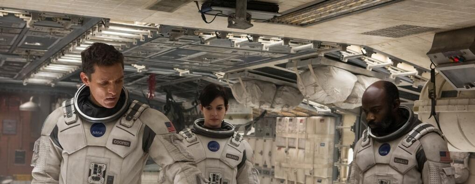 Matthew McCounaghey, Anne Hathaway und David Gyasi in „Interstellar“ (© Warner Bros.)