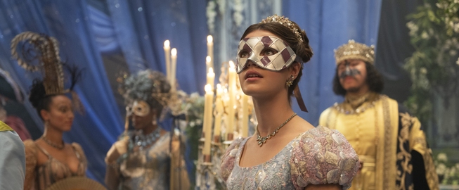 Endlich! Netflix veröffentlicht ersten Trailer zu „Bridgerton“ Staffel 4 – und enthüllt Benedicts geheimnisvolle „Lady in Silver“