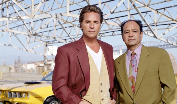 Don Johnson und Cheech Martin in „Nash Bridges“ (© Paramount Pictures)