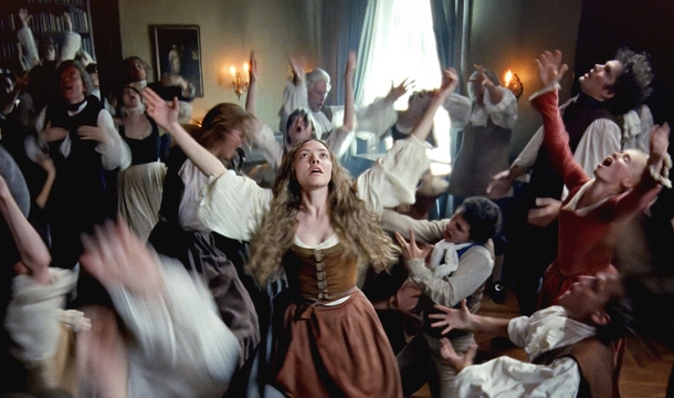 Amanda Seyfried in „The Testament Of Ann Lee“ (© Walt Disney)