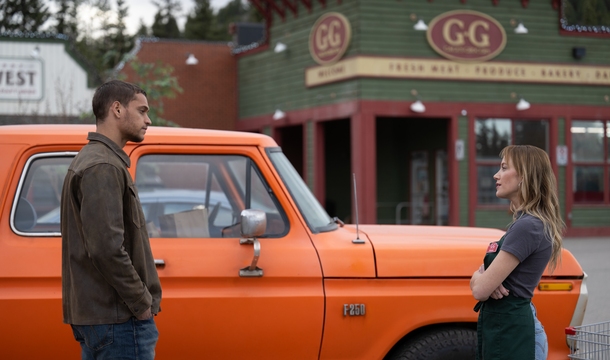 Tyriq Withers und Maika Monroe in „Immer ein Teil von dir – Reminders Of Him“ (© Universal Pictures)