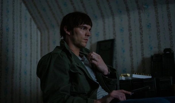 Nicholas Hoult in „The Order“ (© Amazon Prime Video)