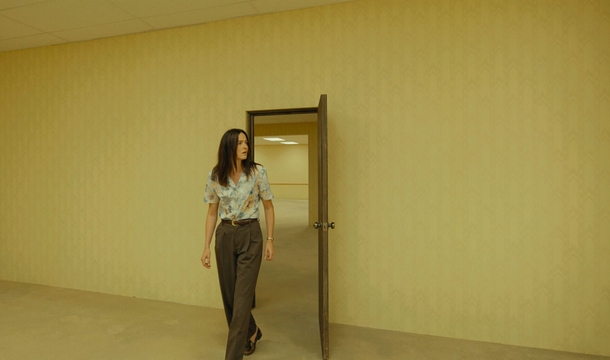 Renate Reinsve in „Backrooms“ (© Constantin Film)