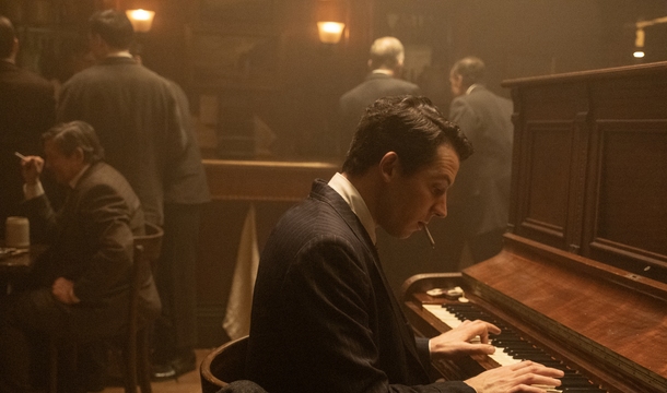 Josh O'Connor in „The History Of Sound“ (© Universal Pictures)