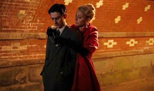 Timothée Chalamet und Gwyneth Paltrow in „Marty Supreme“ (© Tobis Film)