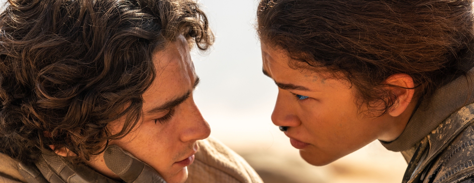 Timothée Chalamet und Zendaya in „Dune: Part Two“ (© Warner Bros.)