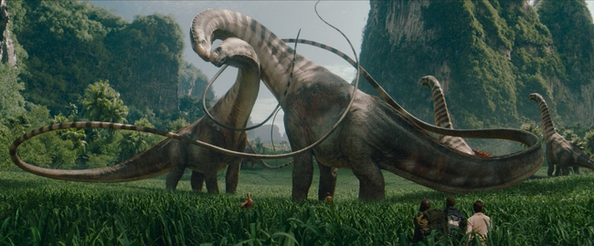 Deutsche Kinocharts: „Jurassic World: Die Wiedergeburt“ regiert, „Die Schlümpfe“ startet solide