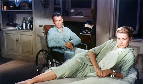 James Stewart und Grace Kelly in „Das Fenster zum Hof“ (© Universal Pictures)