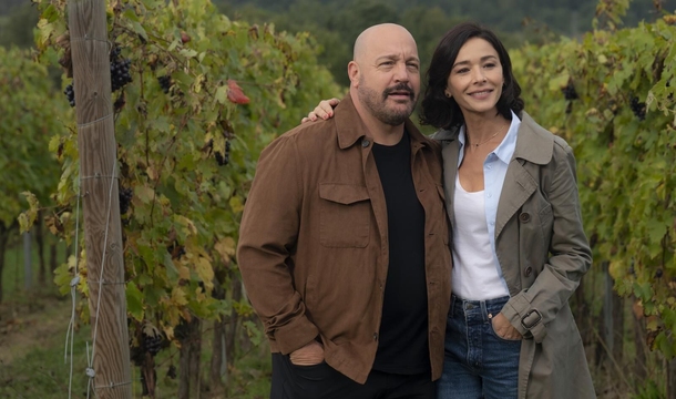 Kevin James und Nicole Grimaudo in „Solo Mio“ (© Constantin Film)