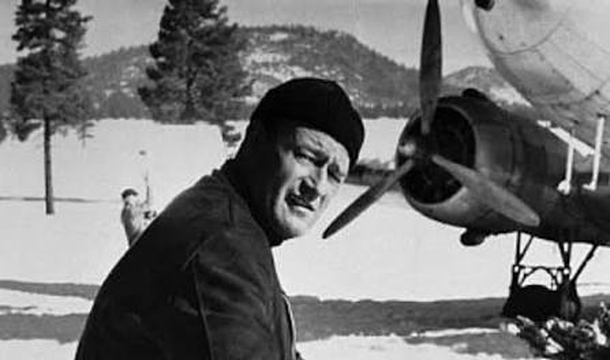 John Wayne in „Das letzte Signal“ (© Warner Bros.)