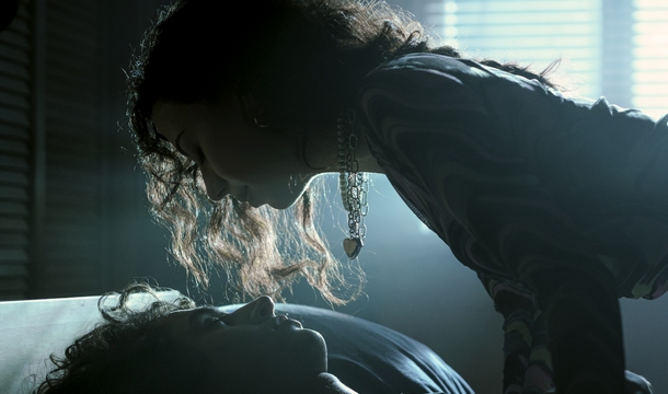 Eren M. Güvercin und Mariam Dawoud in „Geister“ (Warner Bros.) „Geister“ (Warner Bros.)